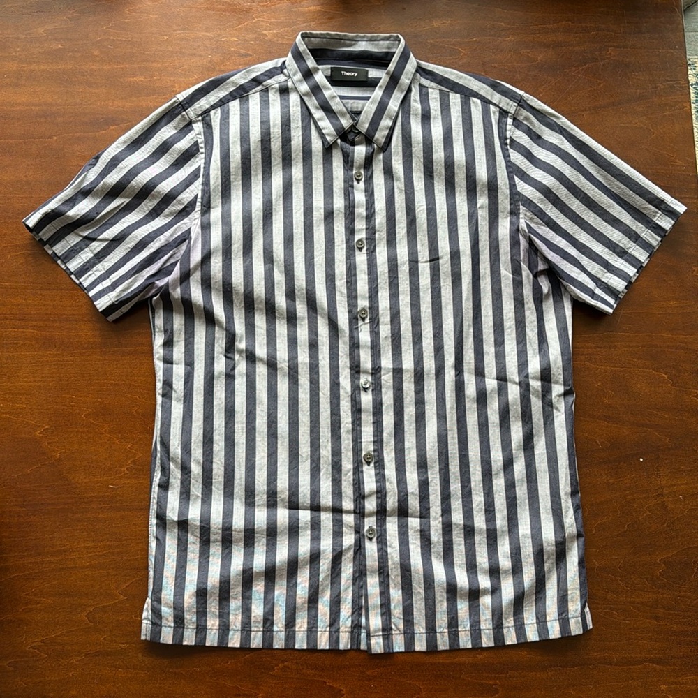 Theory Size Large Men’s Button Down T Shirt